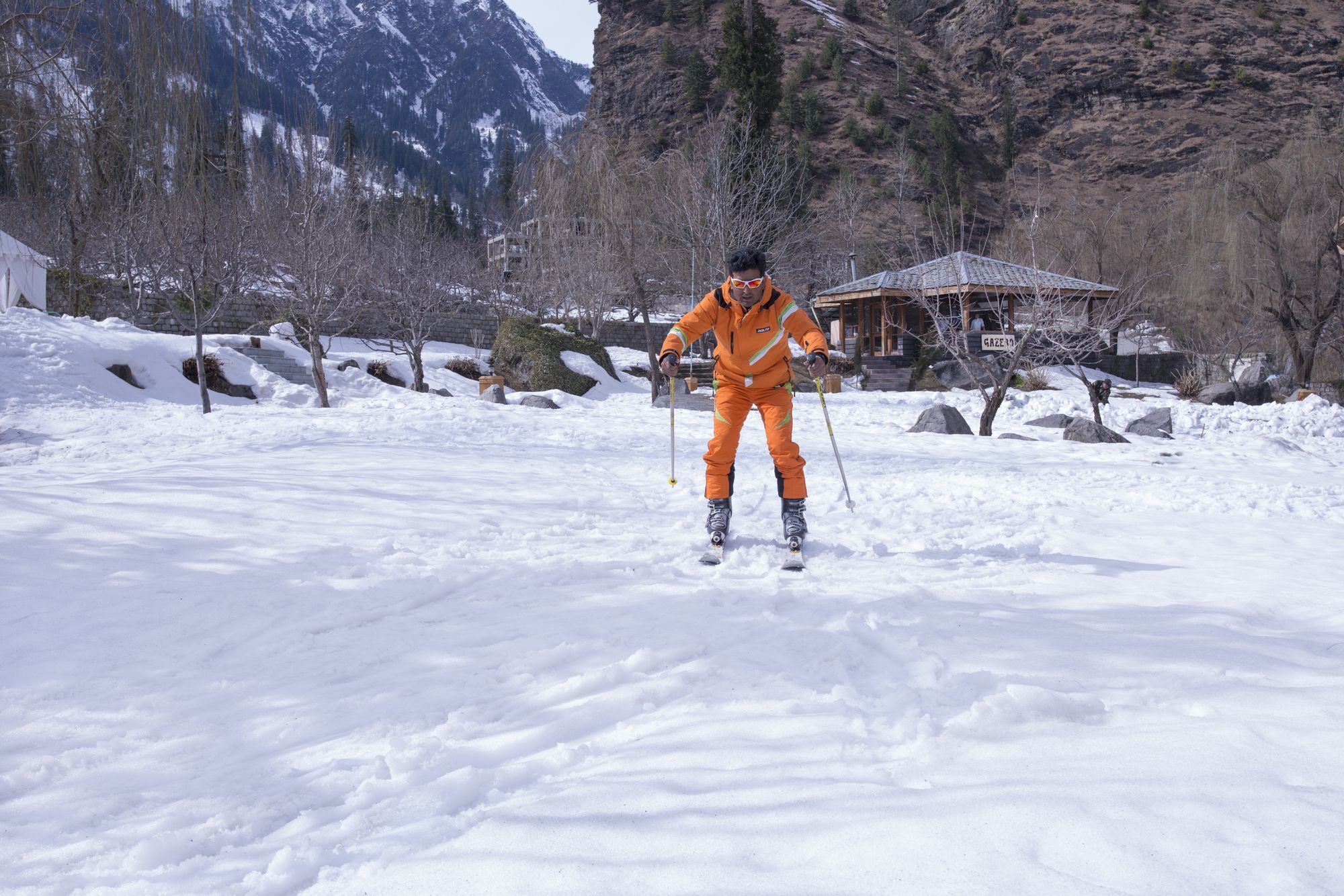 Solang Valley Resort Palchān Eksteriør billede